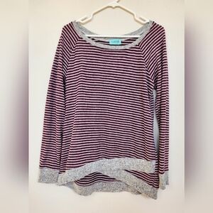 XL/Large pink and gray striped shirt, long sleeve with asymmetrical pattern